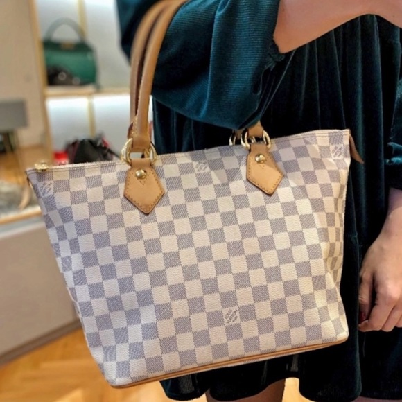 Louis Vuitton Handbags - Authentic Louis Vuitton bag.